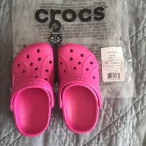 Kids fuchsia crocs